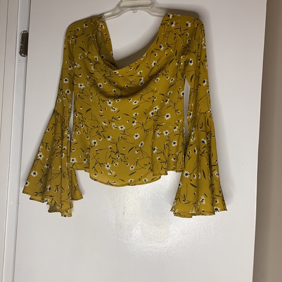 Long sleeve bohemian shirt with flare long sleeves - Picture 4 of 5